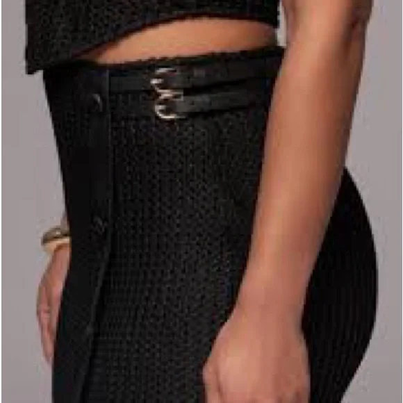 Textured Mystique midi Elegant Black Button-Detail Skirt new size large - Picture 3 of 3